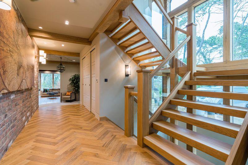 9326 11239346 img 28 0000